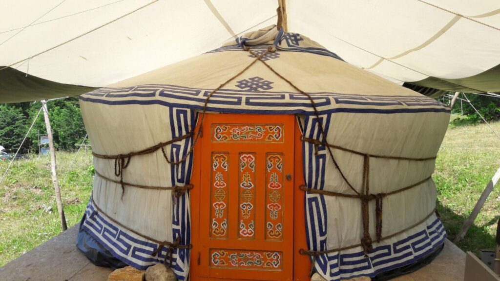 yourte mongole dans le vercors